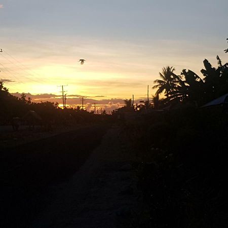 Tailua Beach Fales Manase Esterno foto