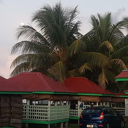 Tailua Beach Fales Manase Esterno foto