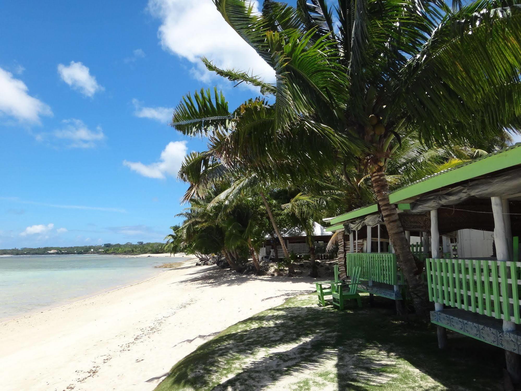 Tailua Beach Fales Manase Esterno foto