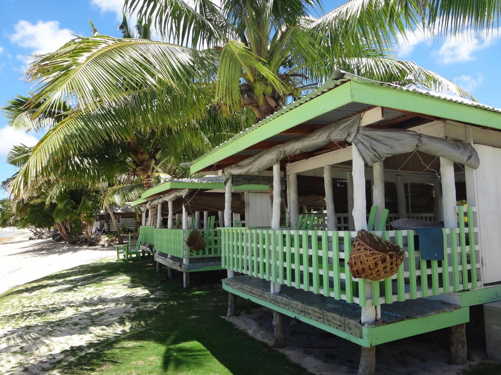 Tailua Beach Fales Manase Esterno foto