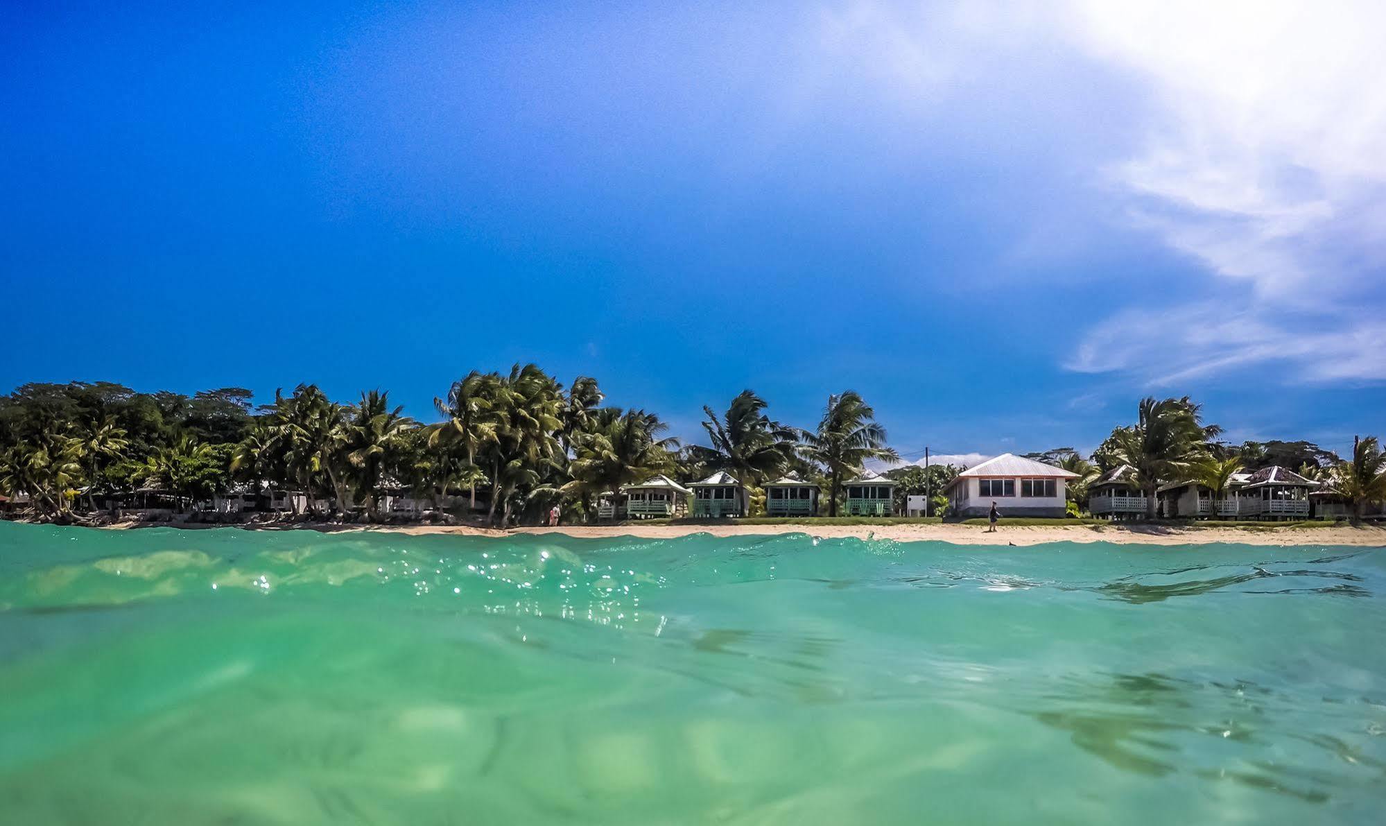 Tailua Beach Fales Manase Esterno foto