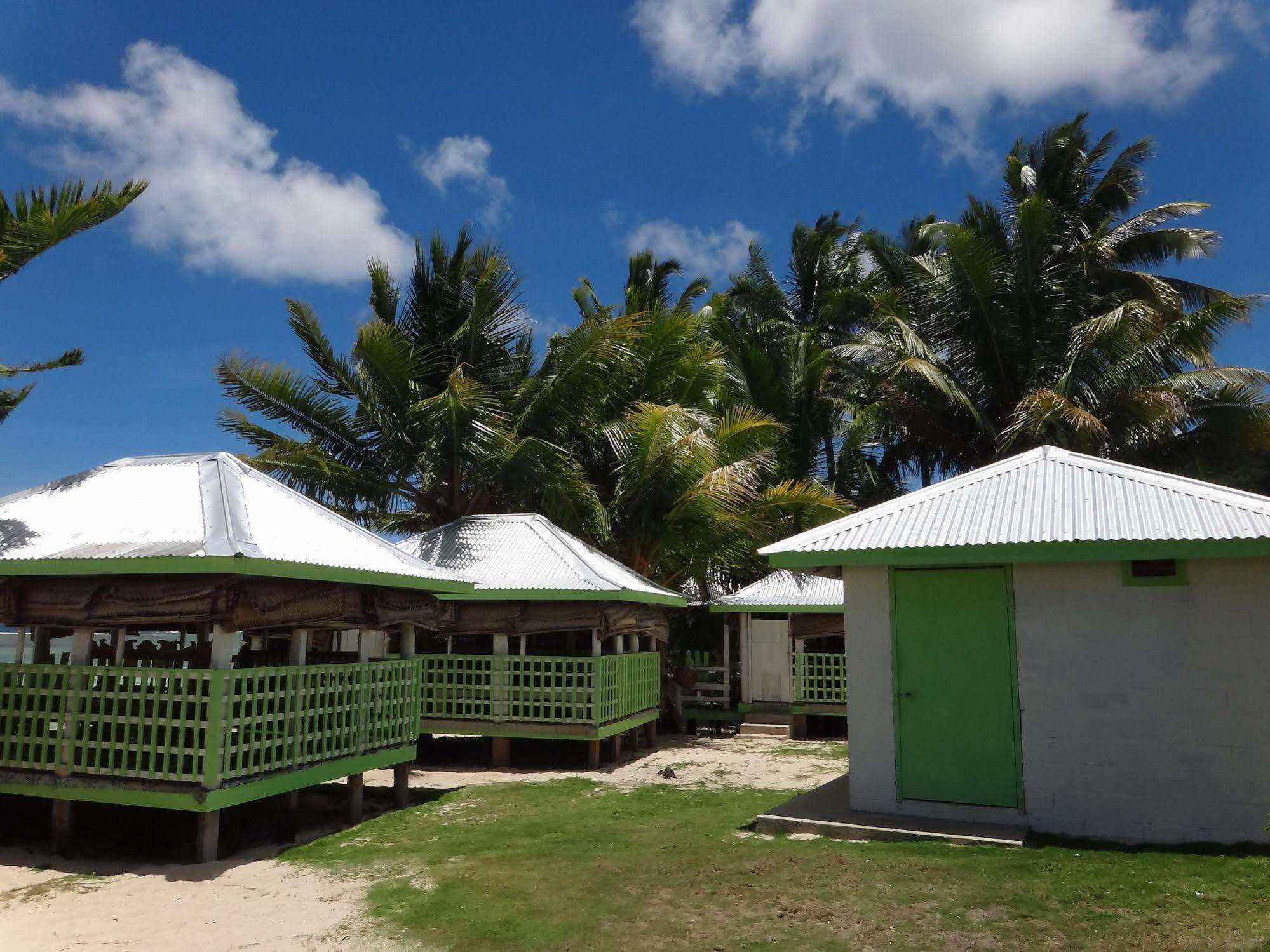 Tailua Beach Fales Manase Esterno foto