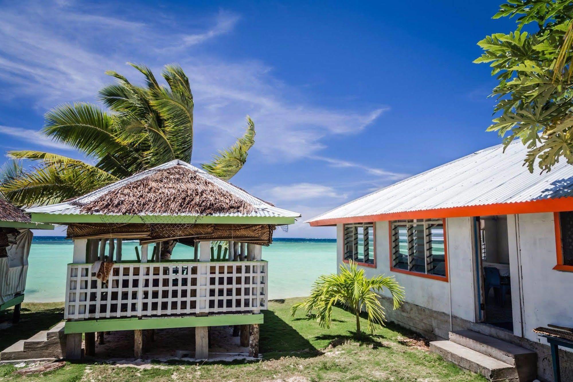 Tailua Beach Fales Manase Esterno foto